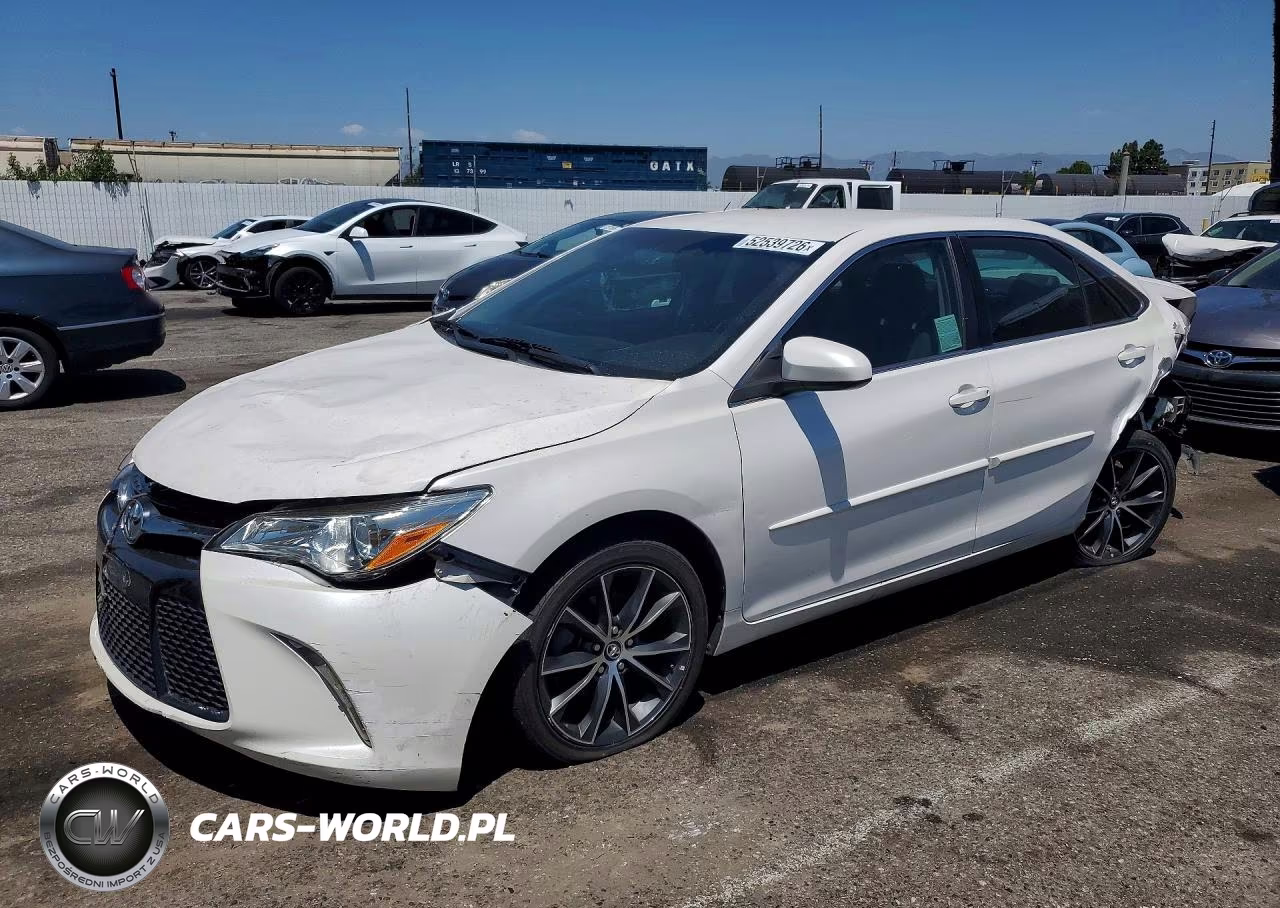 2016 Toyota Camry Xse