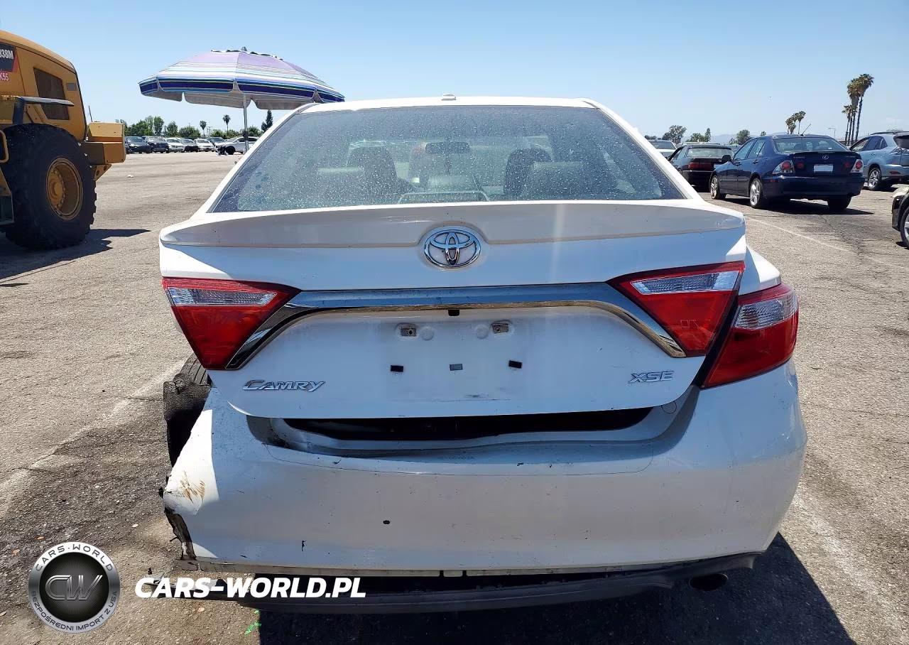 2016 Toyota Camry Xse VIN:4T1BF1FK7GU116185 - 6