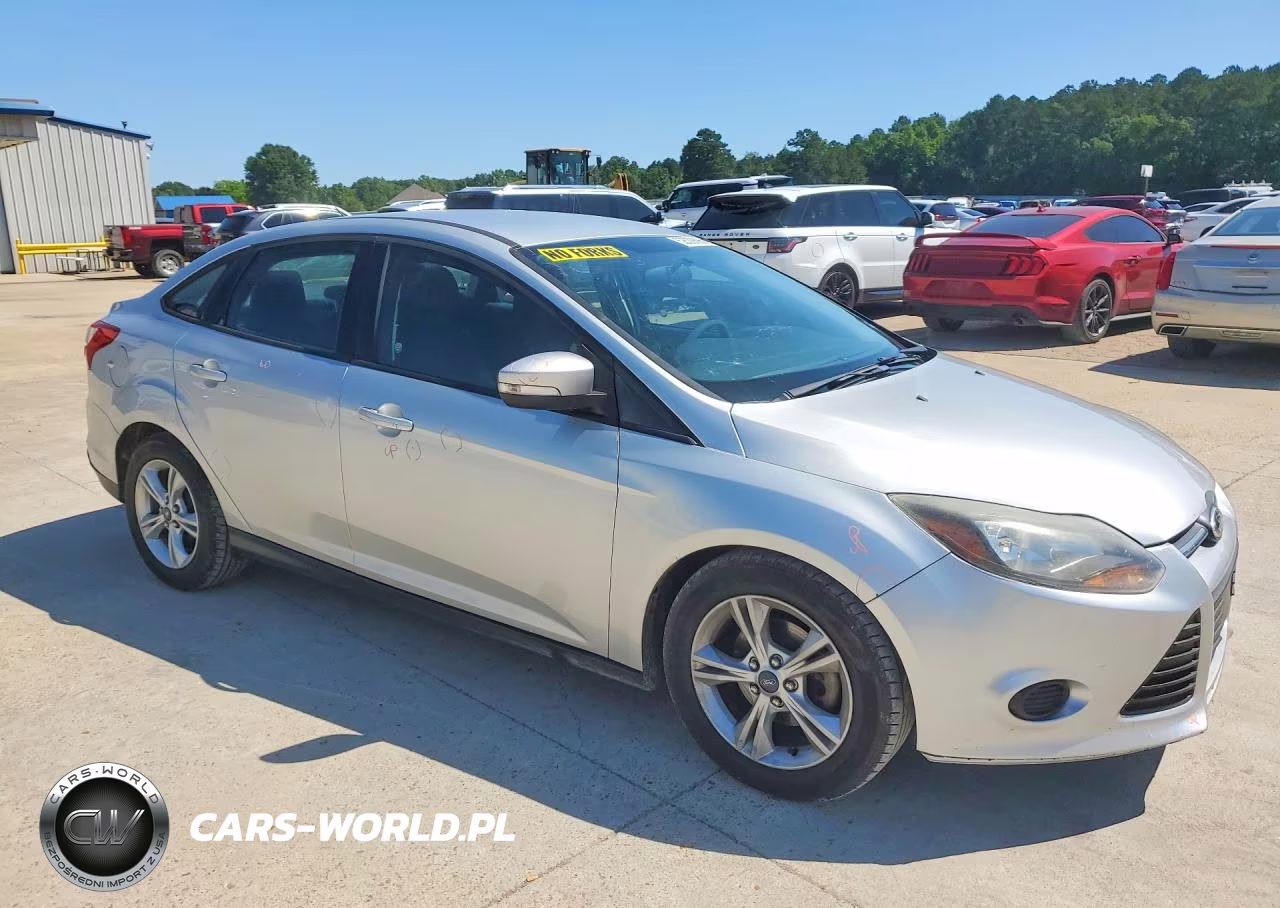 2014 Ford Focus Se VIN:1FADP3F25EL381413 - 4
