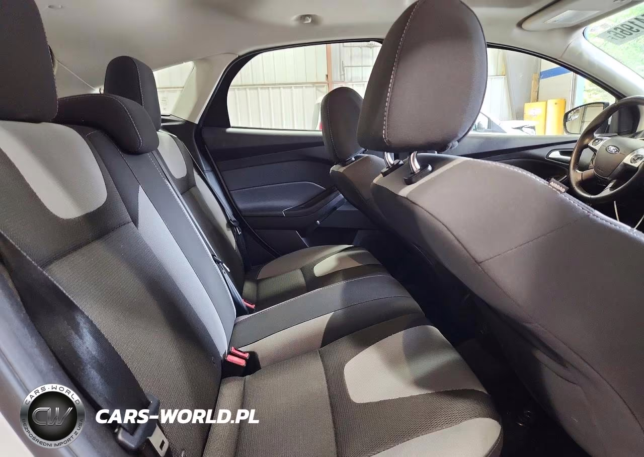 2014 Ford Focus Se VIN:1FADP3K22EL320011 - 10