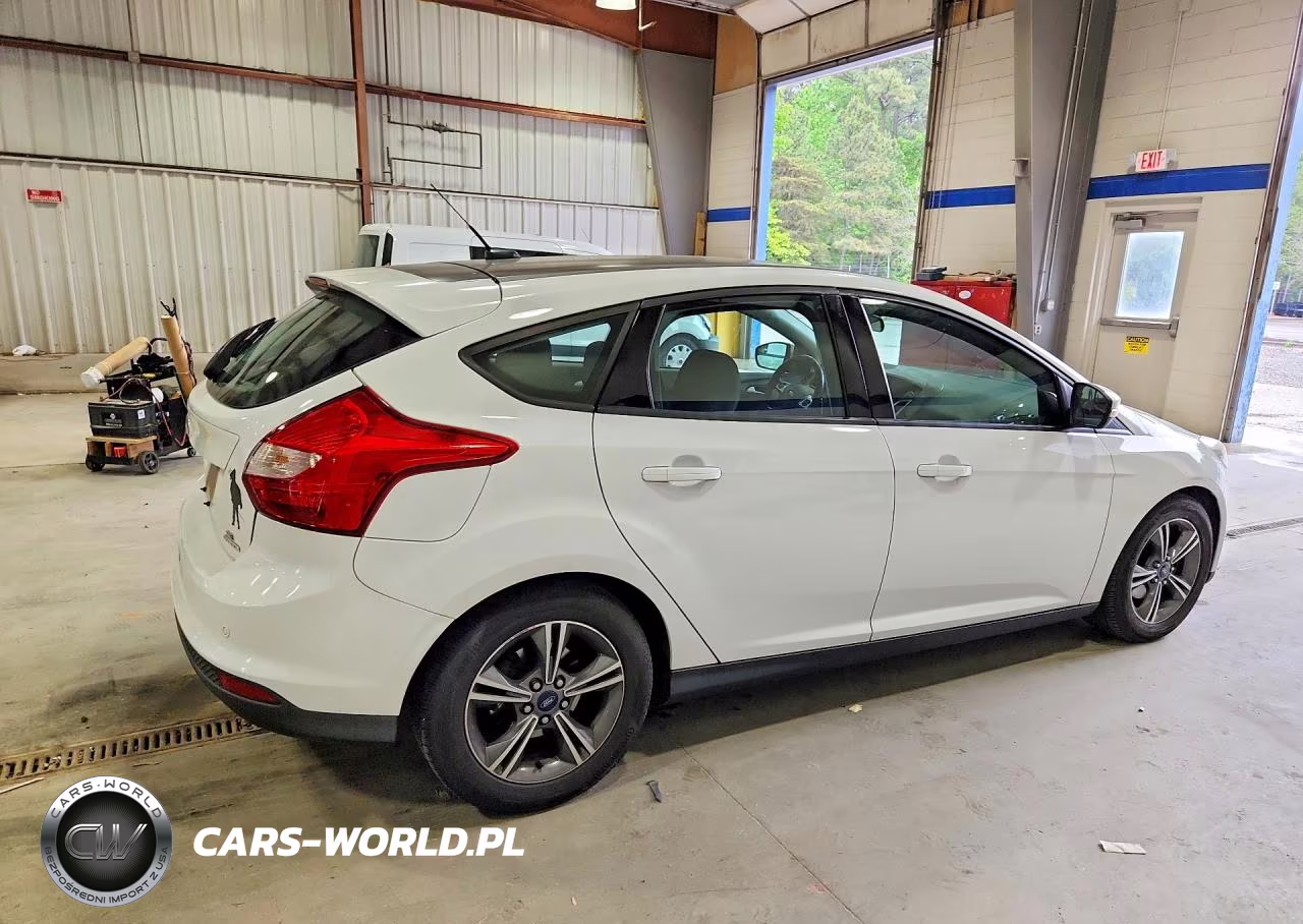 2014 Ford Focus Se VIN:1FADP3K22EL320011 - 3
