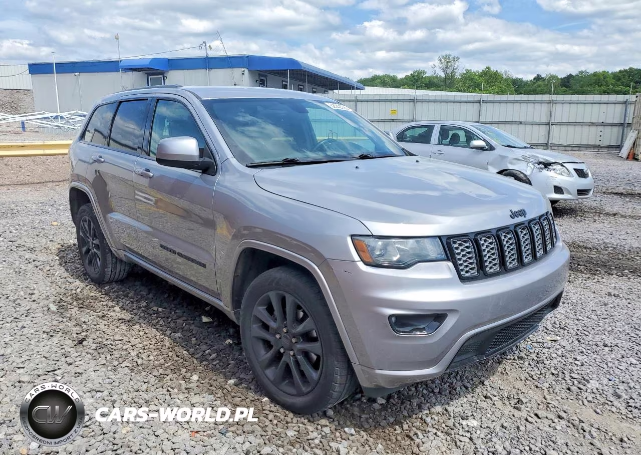 2018 Jeep Grand Cherokee Laredo VIN:1C4RJFAG1JC204079 - 4