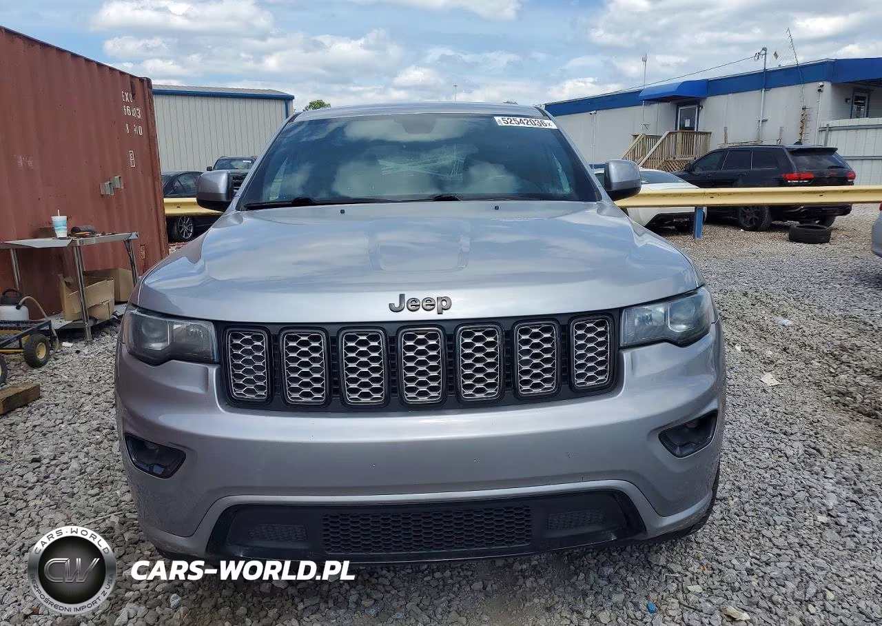 2018 Jeep Grand Cherokee Laredo VIN:1C4RJFAG1JC204079 - 5