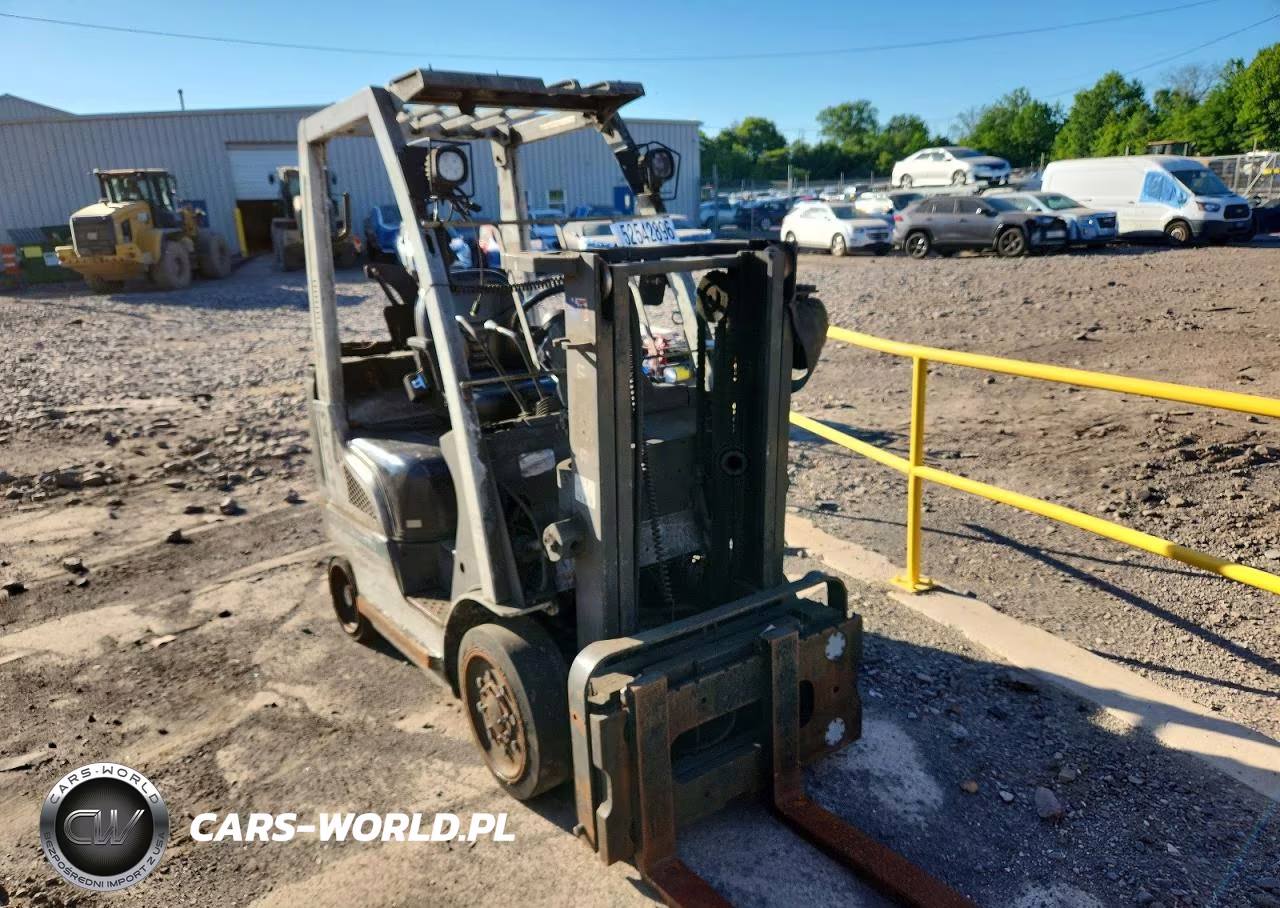 2015 Nissan Diesel Unknown