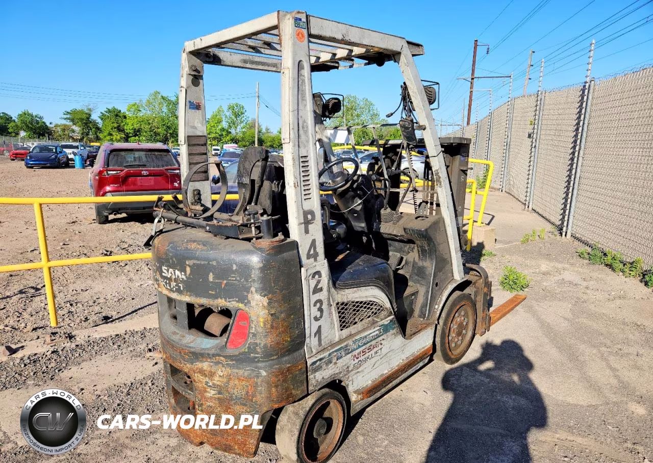 2015 Nissan Diesel Unknown VIN:CP1F29W8816 - 4