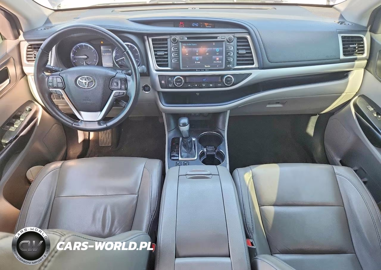 2018 Toyota Highlander Xle VIN:5TDKZRFH8JS283763 - 8