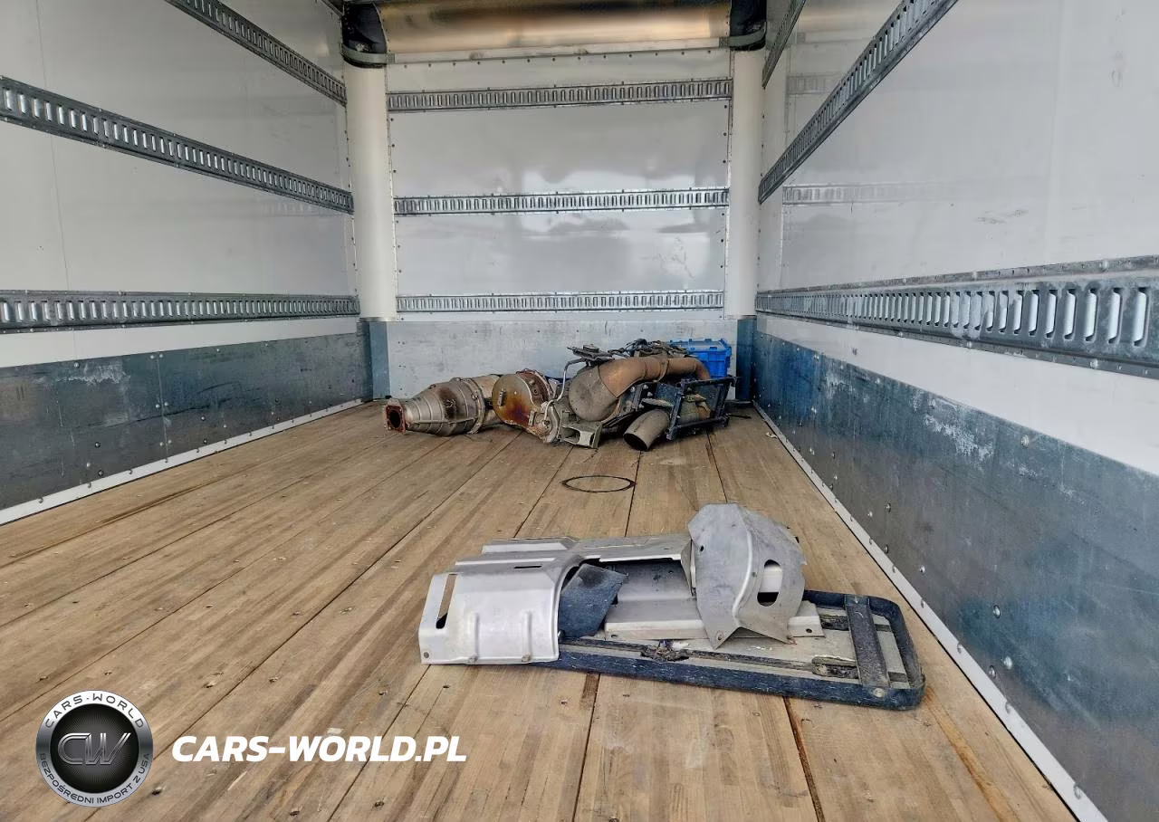2020 Isuzu Nrr Box Truck VIN:JALE5W161L7303621 - 13