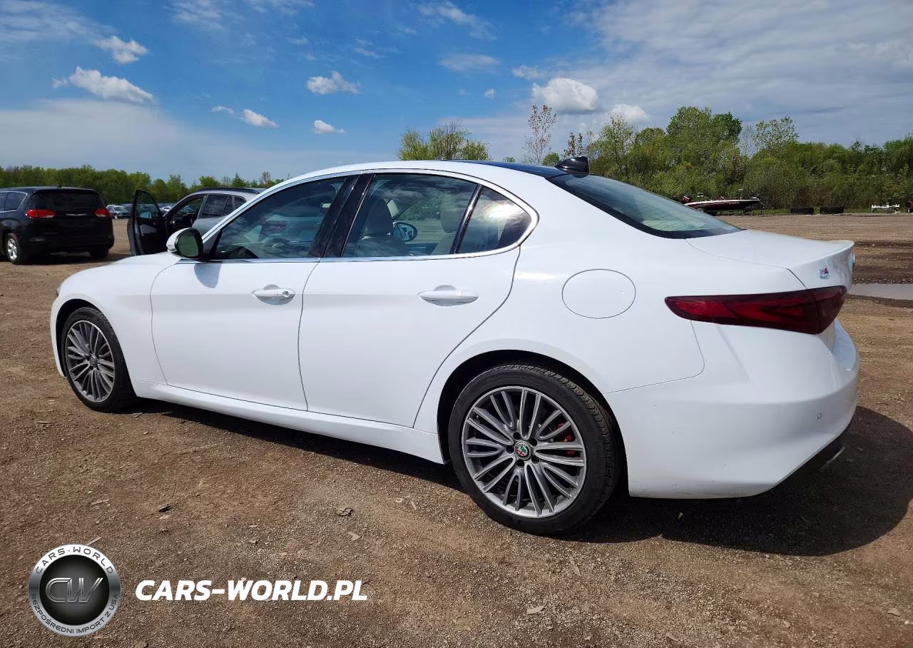 2021 Alfa Romeo Giulia Ti VIN:ZARFANBN8M7643793 - 2