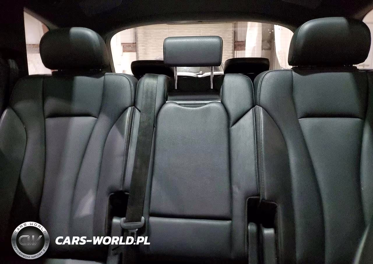 2018 Audi Q7 Premium Plus VIN:WA1LHAF71JD023890 - 10