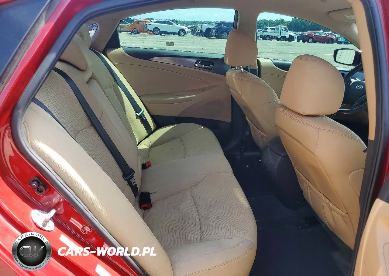 2015 Hyundai Sonata Hybrid Base VIN:KMHEC4A49FA131979 - 10