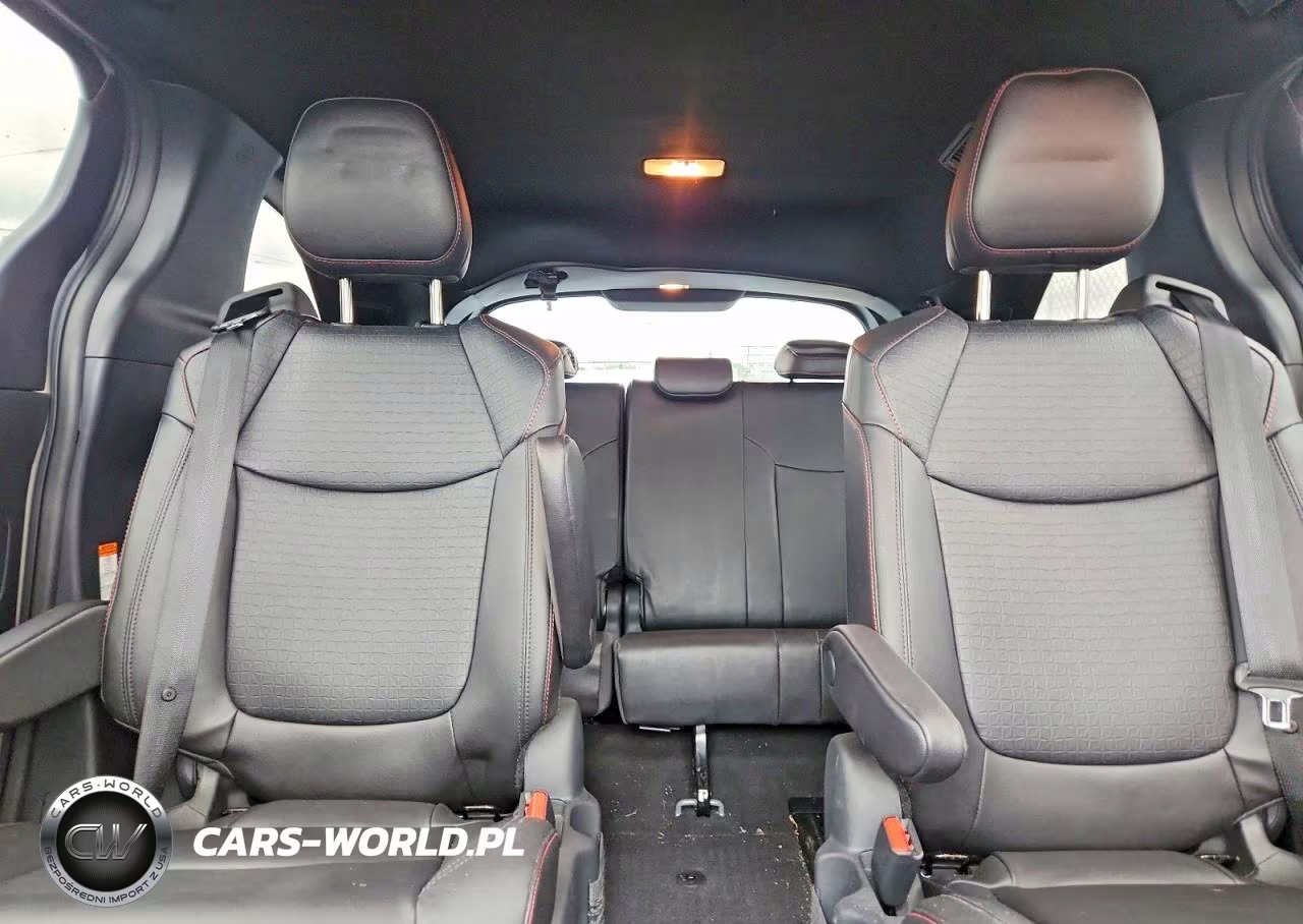 2025 Toyota Sienna Xse VIN:5TDDSKFC0SS171081 - 10