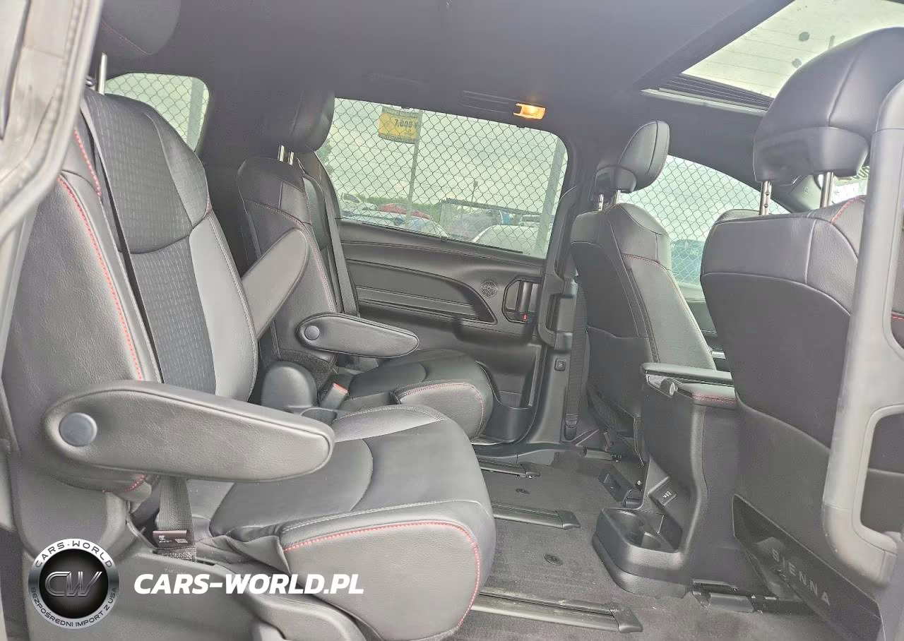 2025 Toyota Sienna Xse VIN:5TDDSKFC0SS171081 - 11