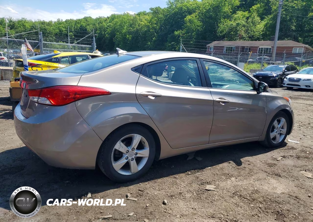 2013 Hyundai Elantra Gls VIN:5NPDH4AE2DH242485 - 3