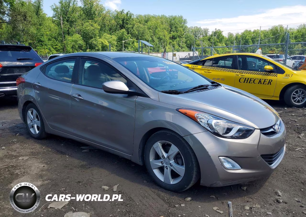 2013 Hyundai Elantra Gls VIN:5NPDH4AE2DH242485 - 4