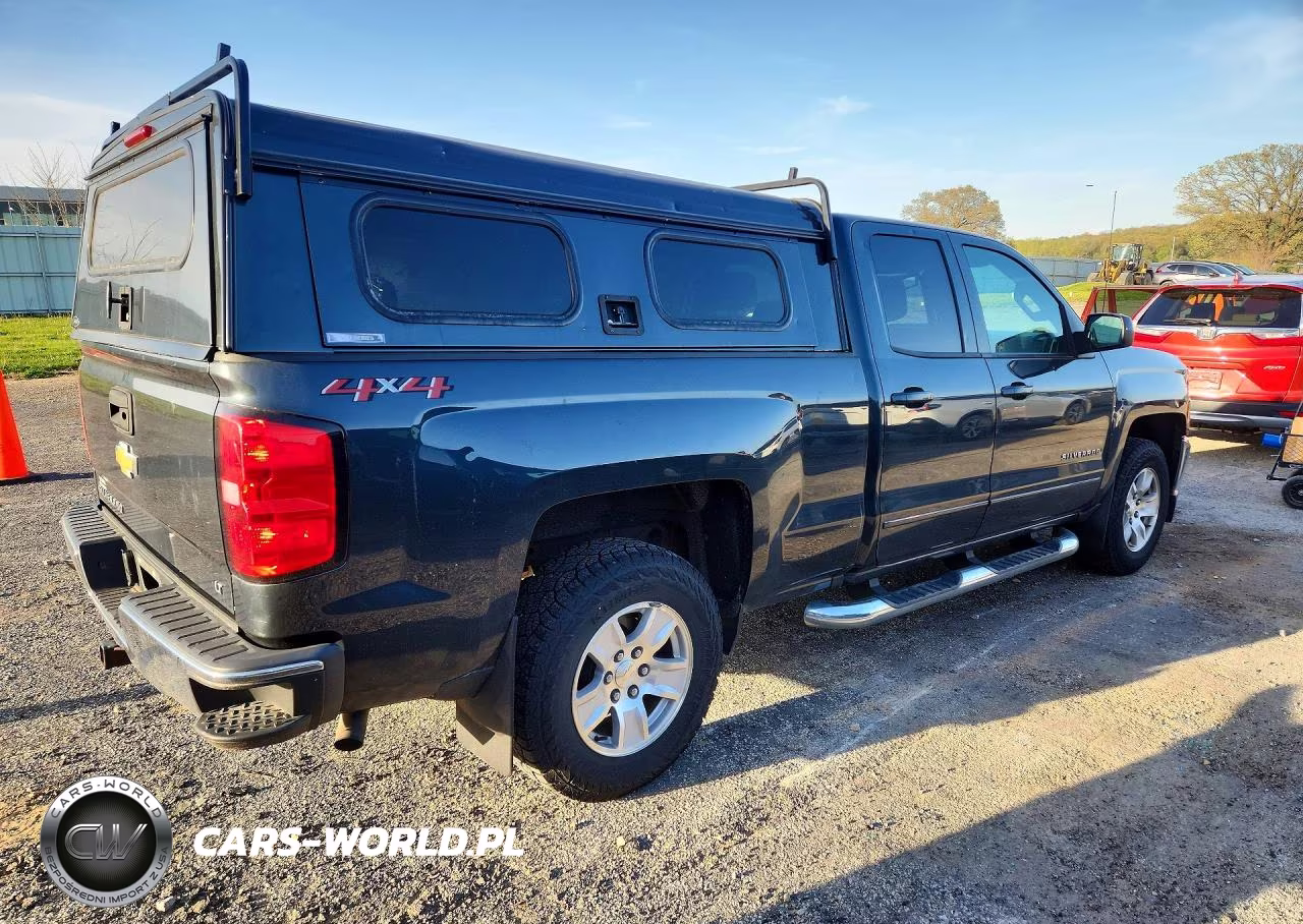 2018 Chevrolet Silverado K1500 Lt VIN:1GCVKREC1JZ318696 - 3