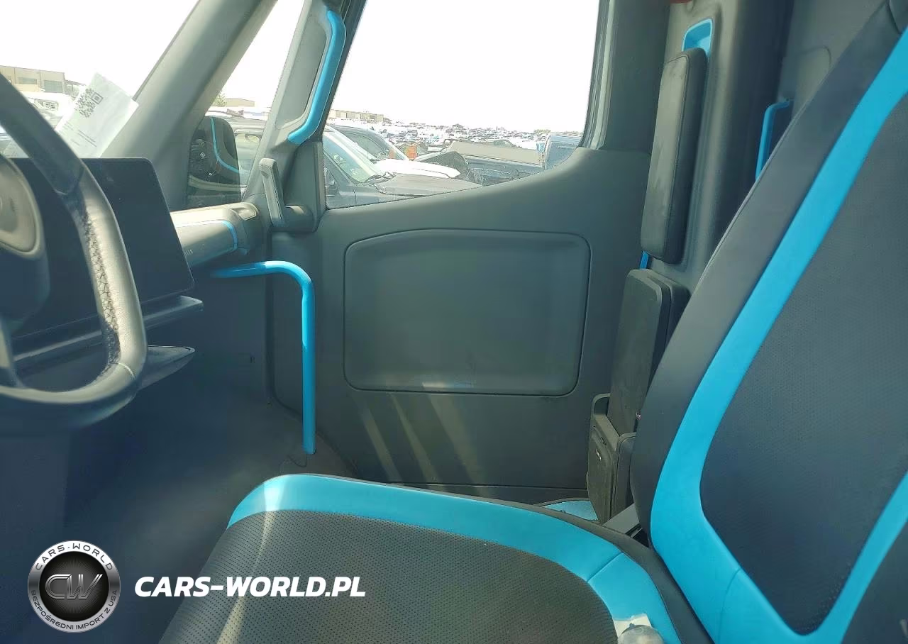 2022 Rivian Edv 700 Delivery Van VIN:7FCEHDB7XNN001371 - 7