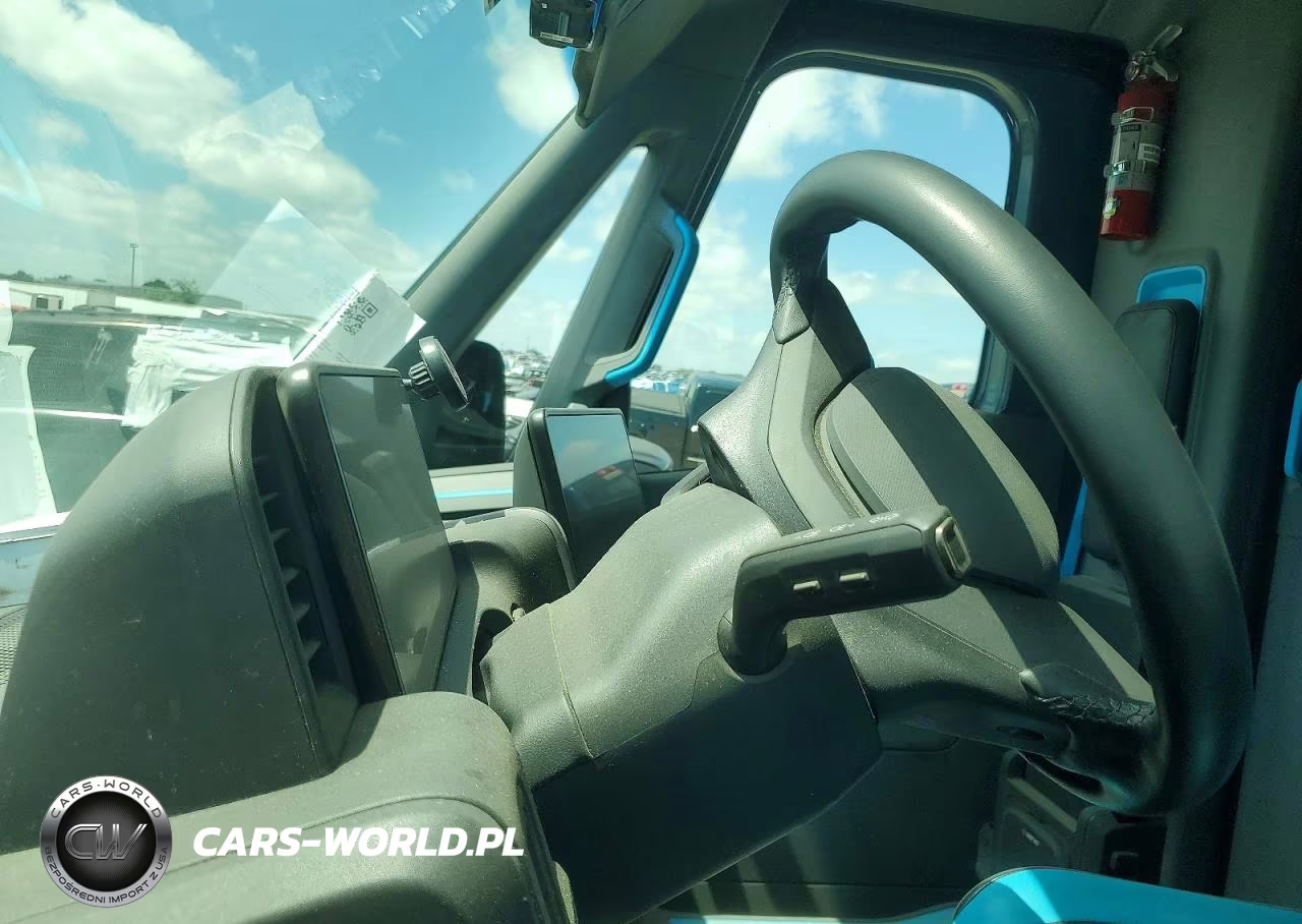2022 Rivian Edv 700 Delivery Van VIN:7FCEHDB7XNN001371 - 9