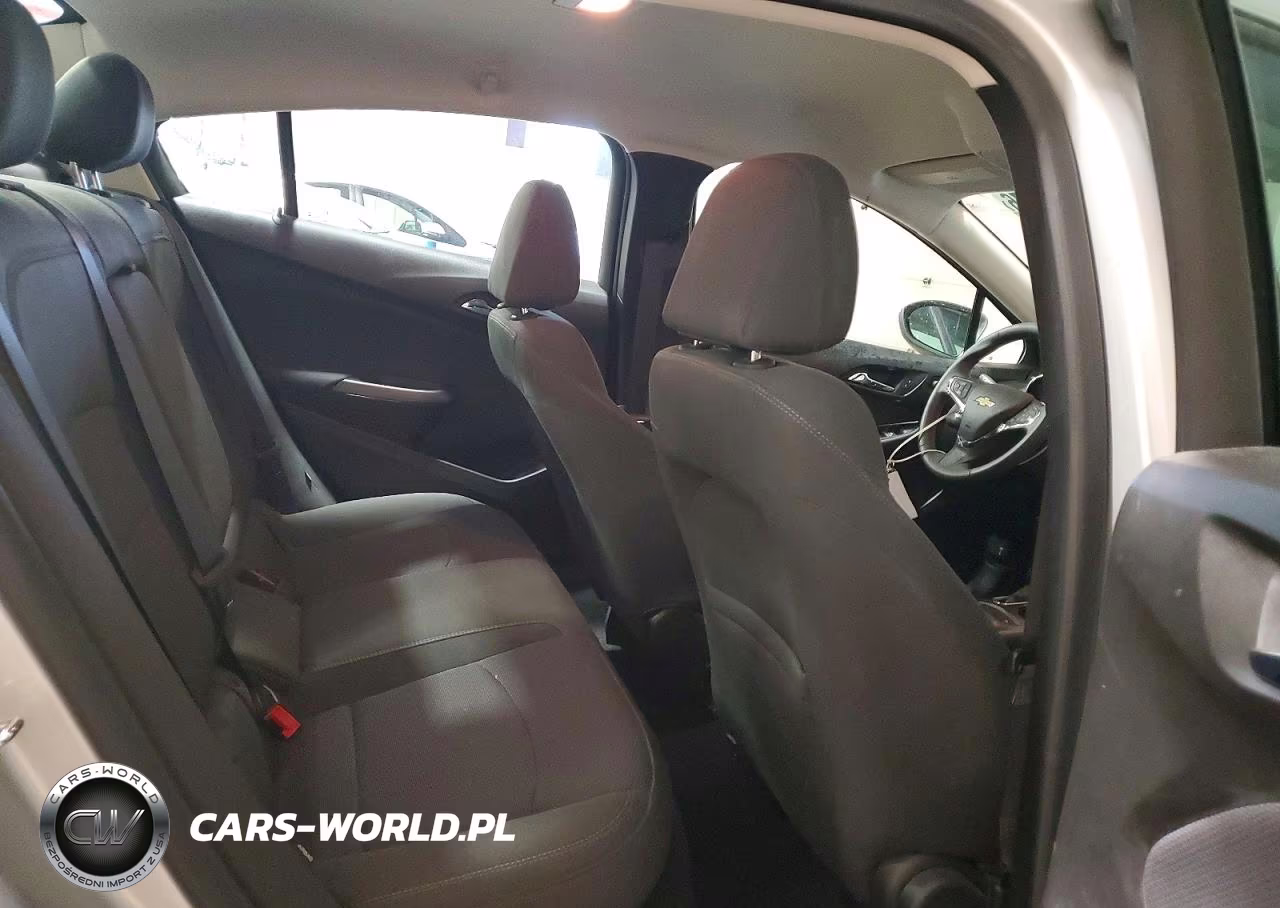 2018 Chevrolet Cruze Lt VIN:1G1BE5SM7J7105286 - 10