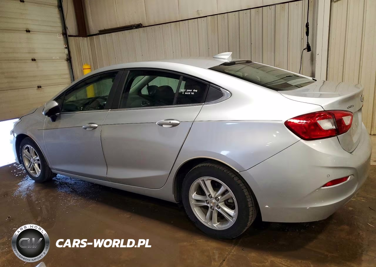 2018 Chevrolet Cruze Lt VIN:1G1BE5SM7J7105286 - 2