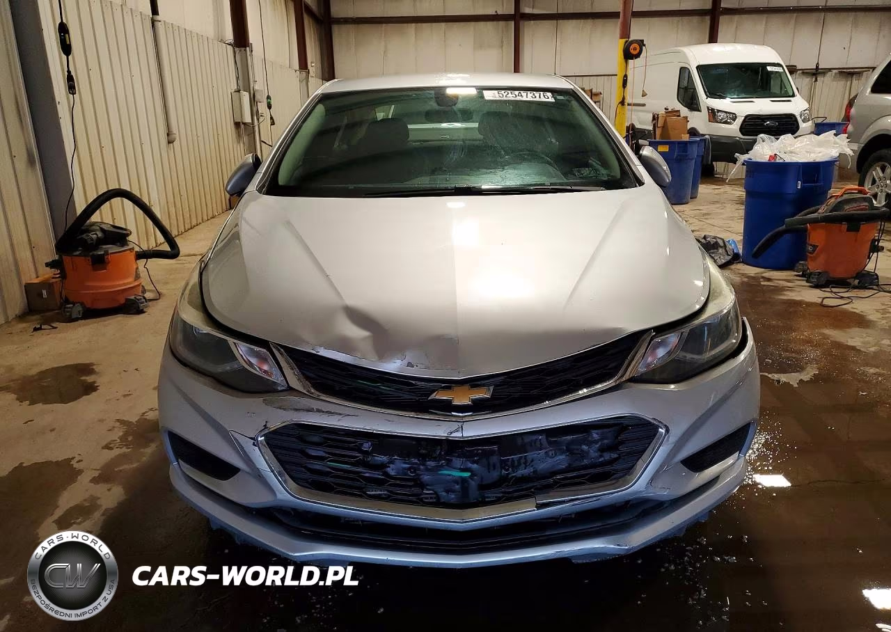 2018 Chevrolet Cruze Lt VIN:1G1BE5SM7J7105286 - 5