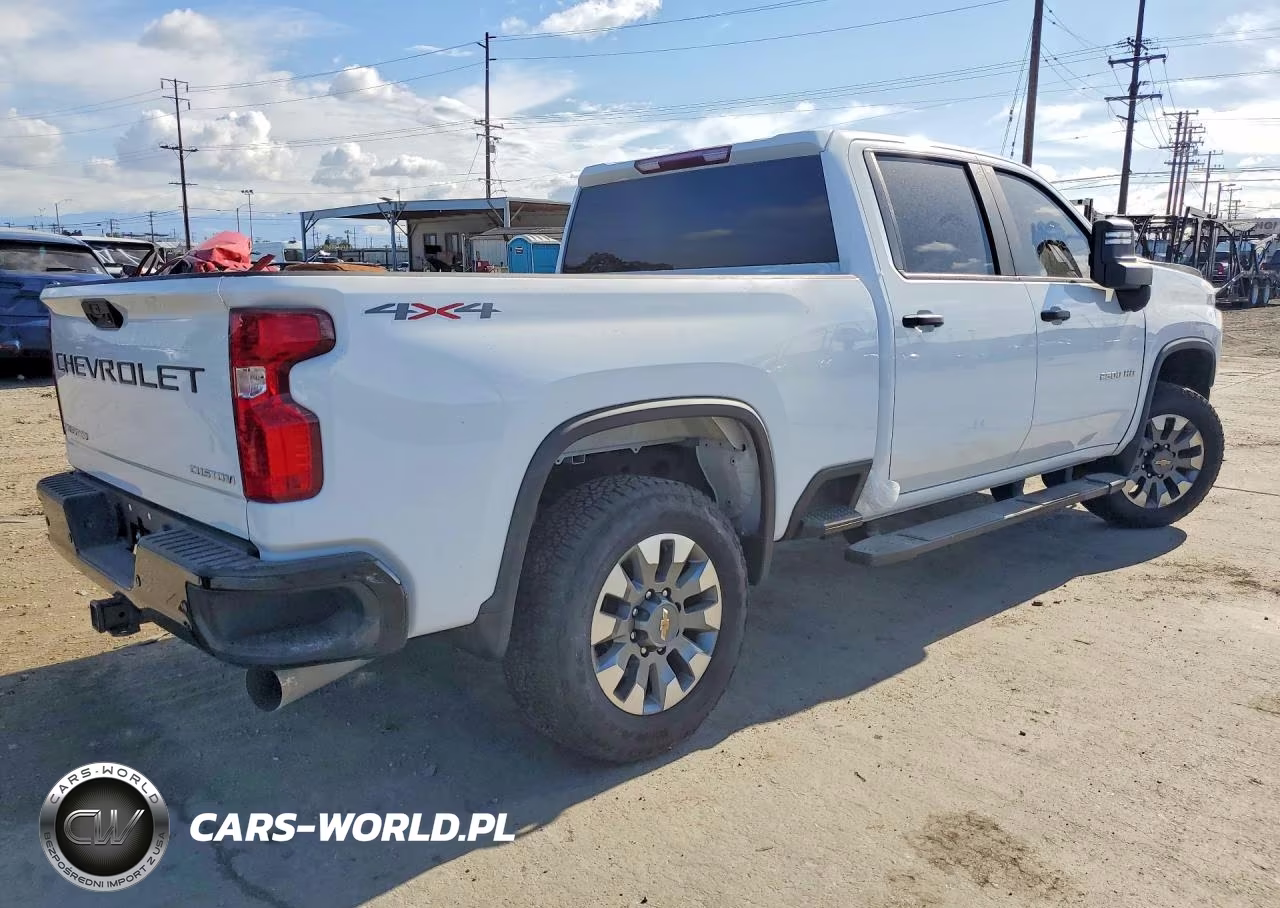 2025 Chevrolet Silverado 2500Hd 4Wd Standard Bed Custom VIN:2GC4KMEY9S1115642 - 3