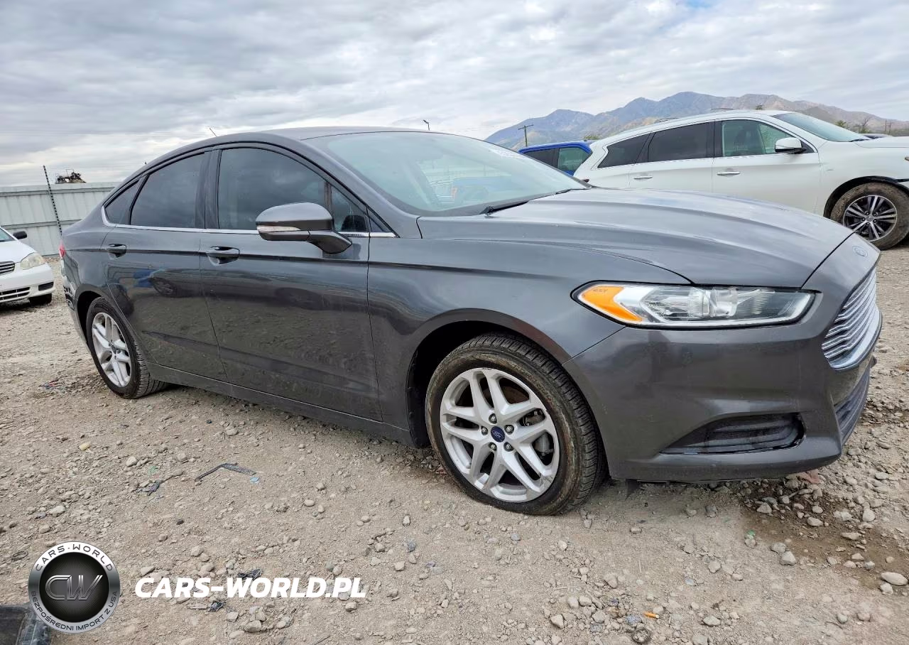 2015 Ford Fusion Se VIN:3FA6P0HD5FR182919 - 4