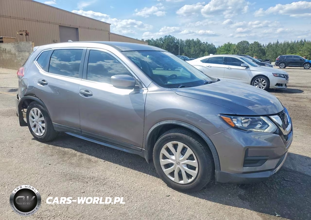 2018 Nissan Rogue S VIN:KNMAT2MT0JP582623 - 4