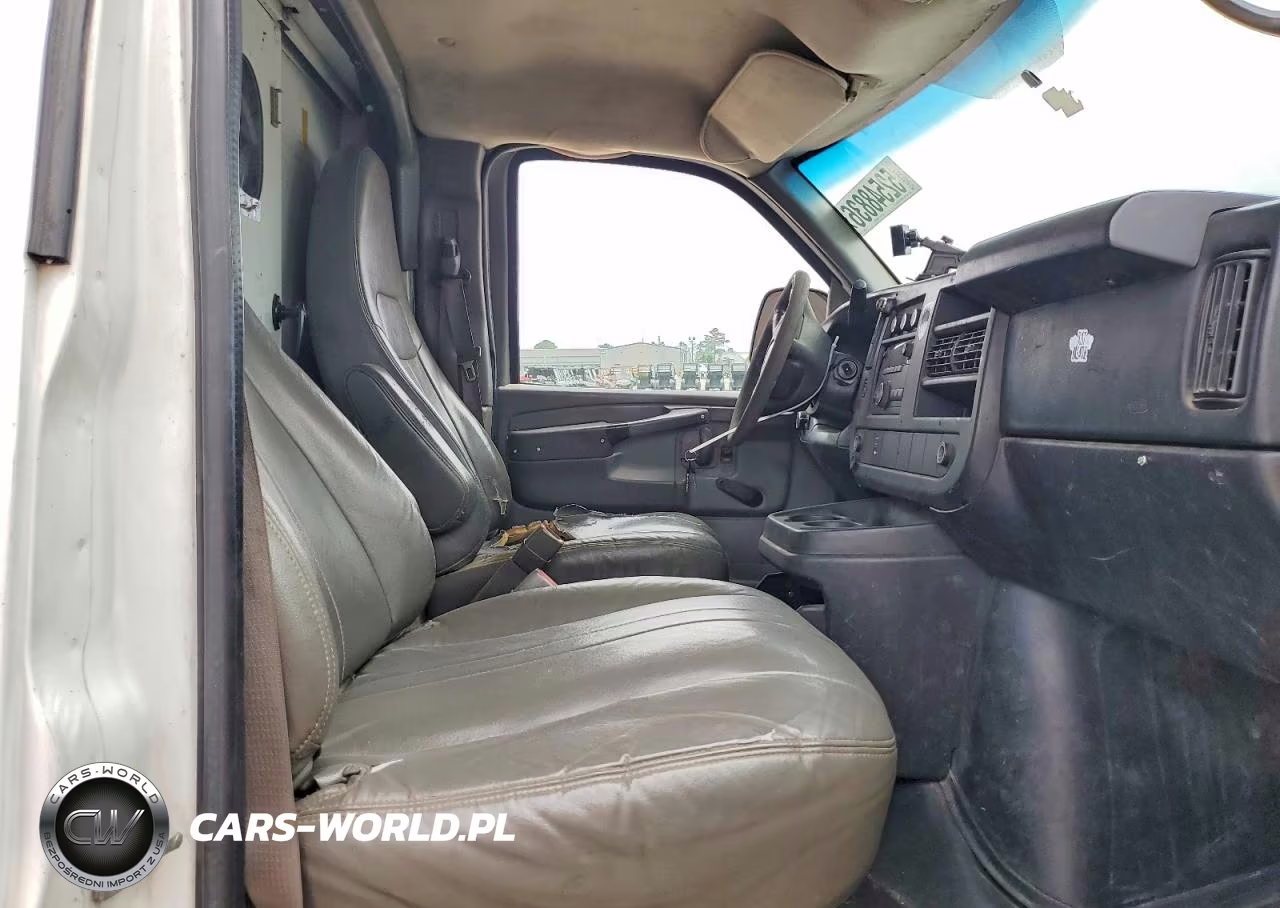 2011 GMC Savana Cutaway G3500 VIN:1GD072CA8B1137546 - 11
