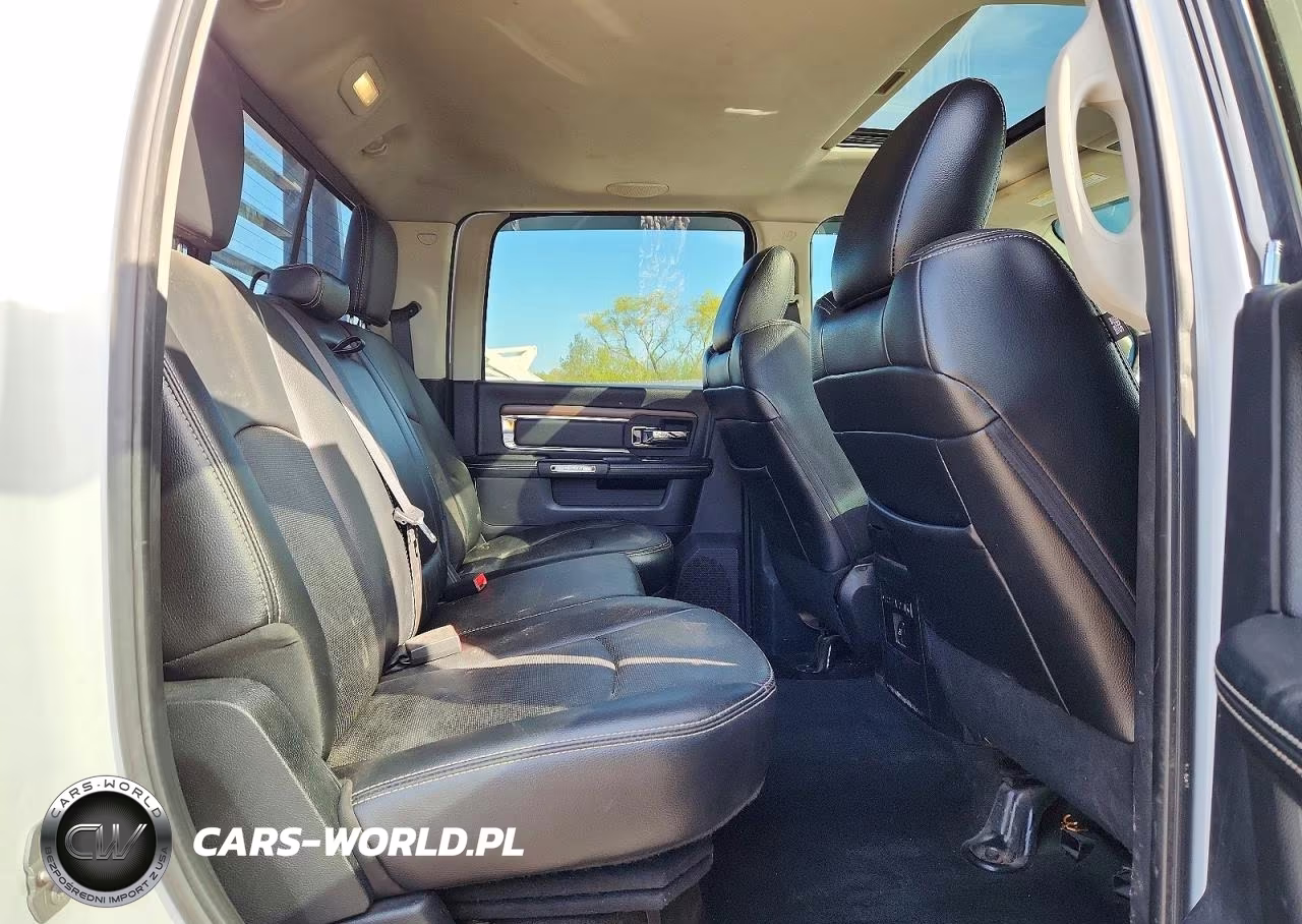 2017 Ram 2500 Laramie VIN:3C6UR5FL8HG716343 - 10