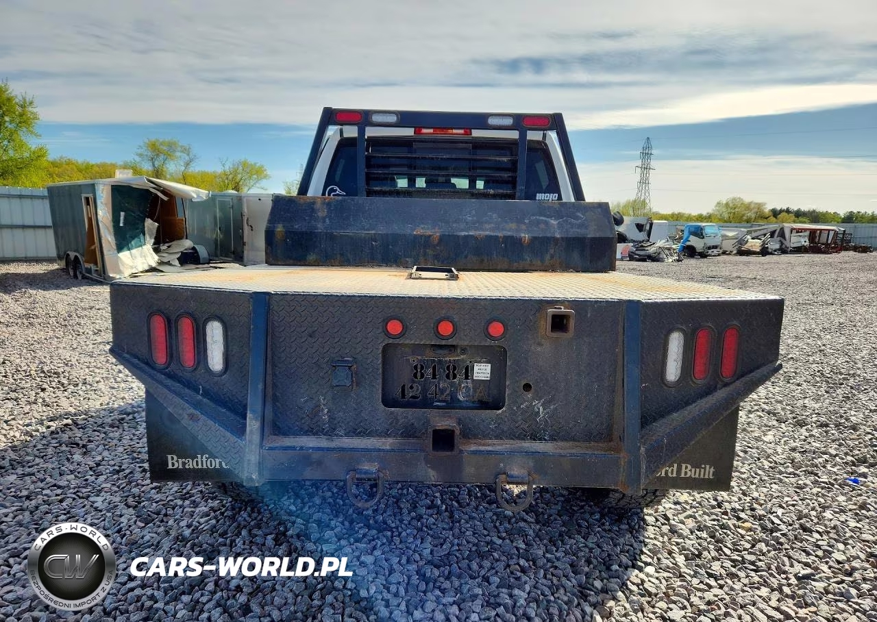 2017 Ram 2500 Laramie VIN:3C6UR5FL8HG716343 - 6