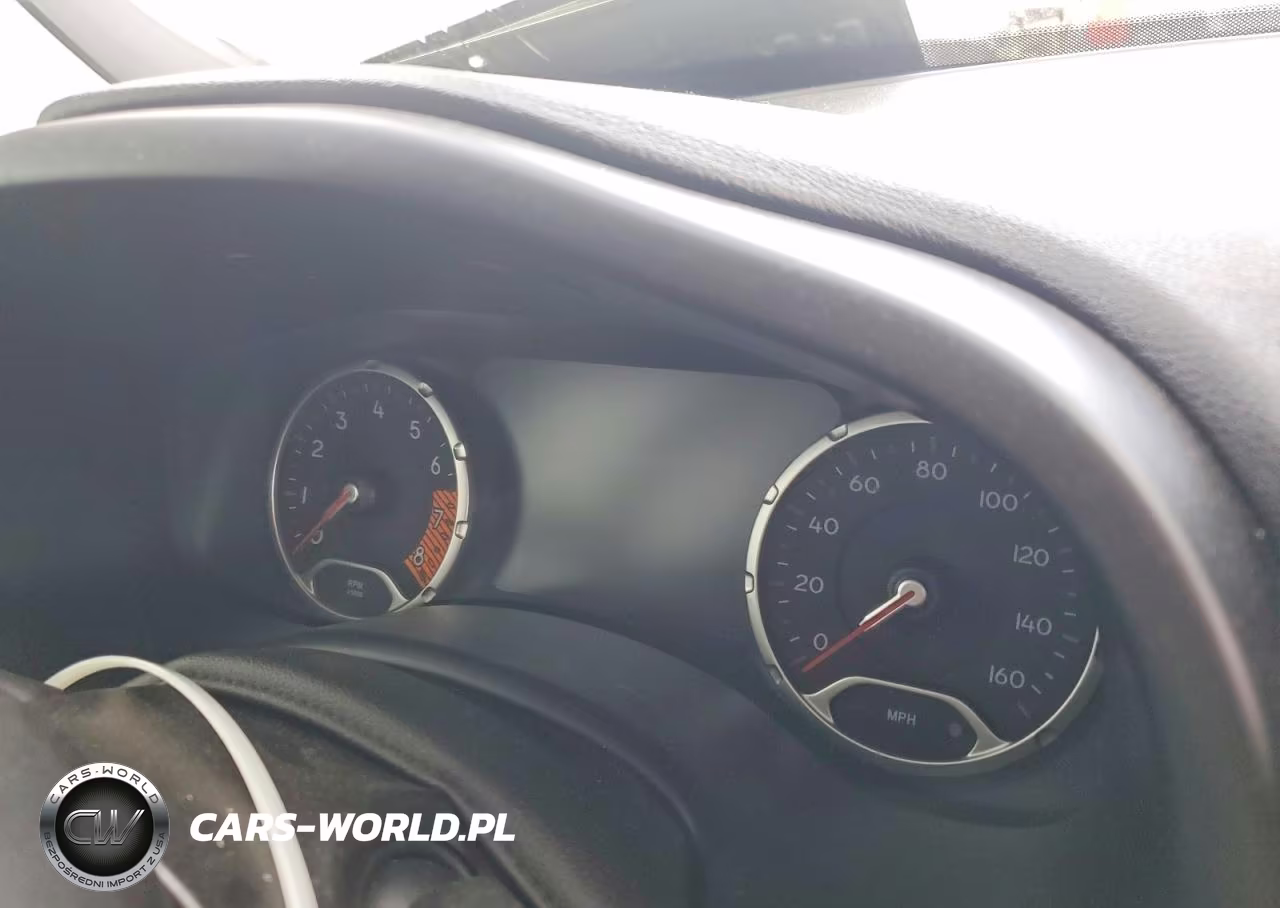 2023 Jeep Renegade Latitude VIN:ZACNJDB11PPP64618 - 9