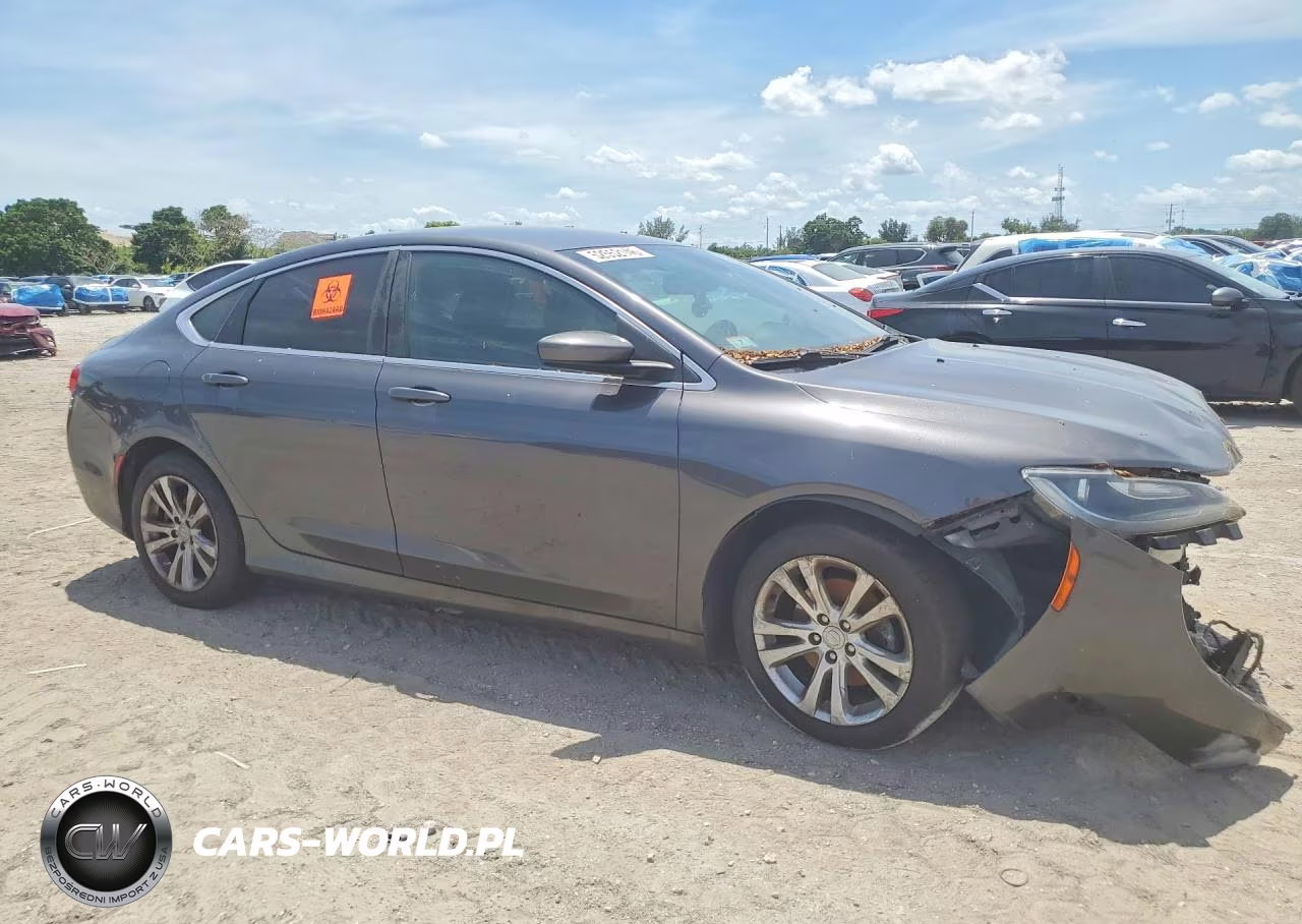 2015 Chrysler 200 Limited VIN:1C3CCCAB2FN720177 - 4