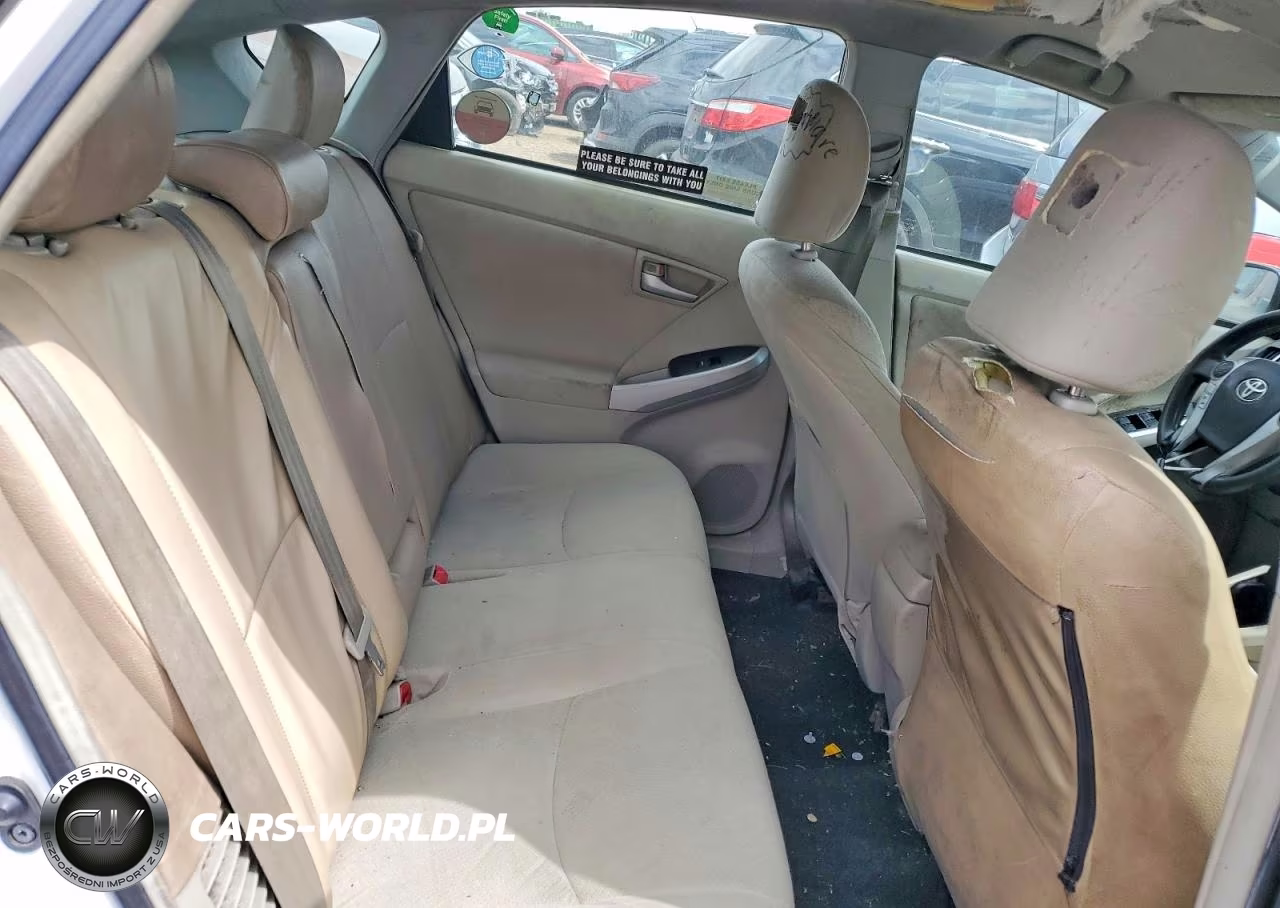 2013 Toyota Prius Two VIN:JTDKN3DU7D5560177 - 10