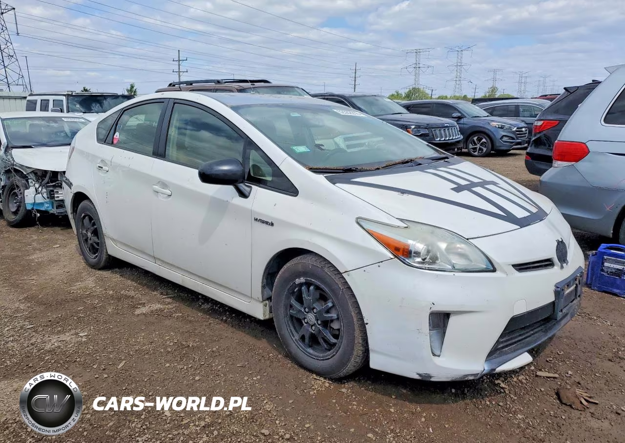 2013 Toyota Prius Two VIN:JTDKN3DU7D5560177 - 4