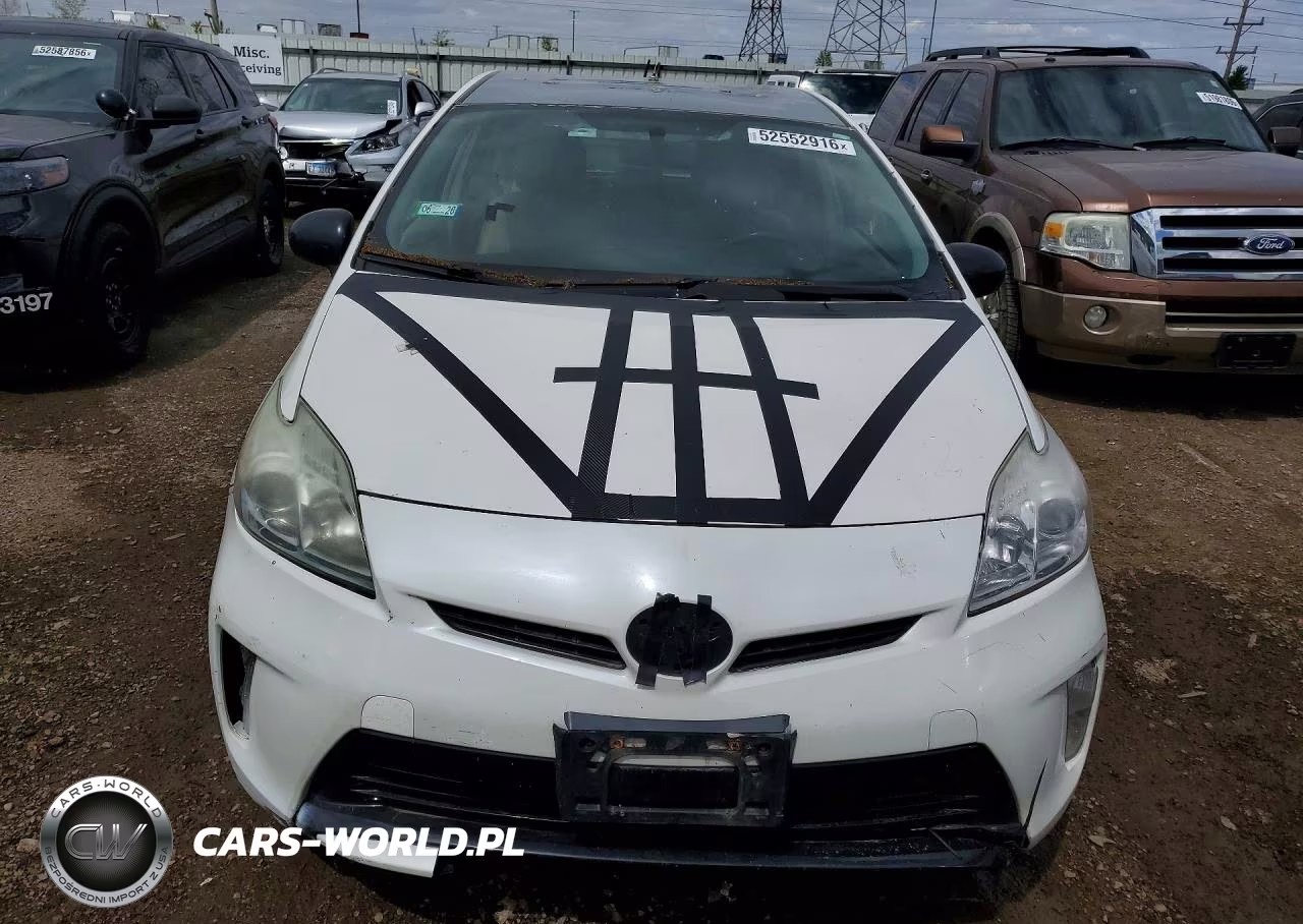 2013 Toyota Prius Two VIN:JTDKN3DU7D5560177 - 5