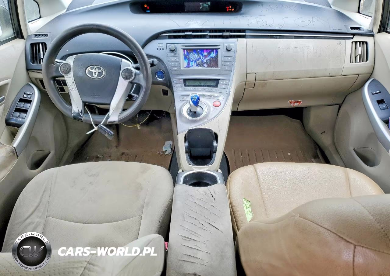 2013 Toyota Prius Two VIN:JTDKN3DU7D5560177 - 8