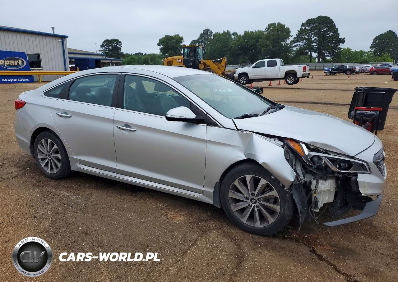 2015 Hyundai Sonata Sport VIN:5NPE34AF7FH104763 - 4