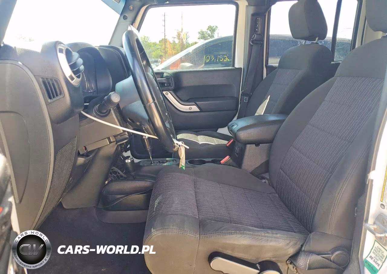 2011 Jeep Wrangler Unlimited Sahara VIN:1J4BA5H15BL592815 - 7
