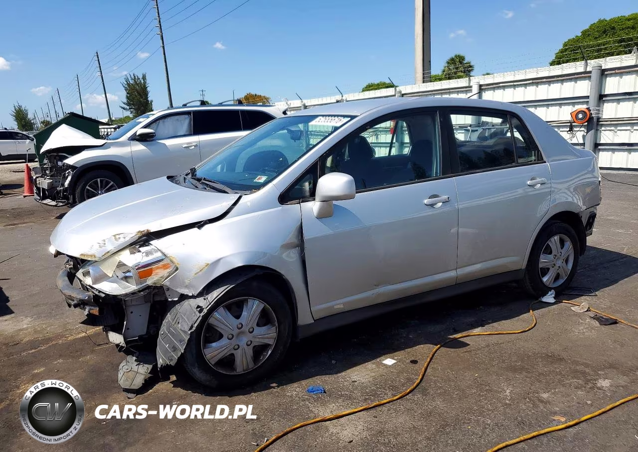 2010 Nissan Versa 1.8 S