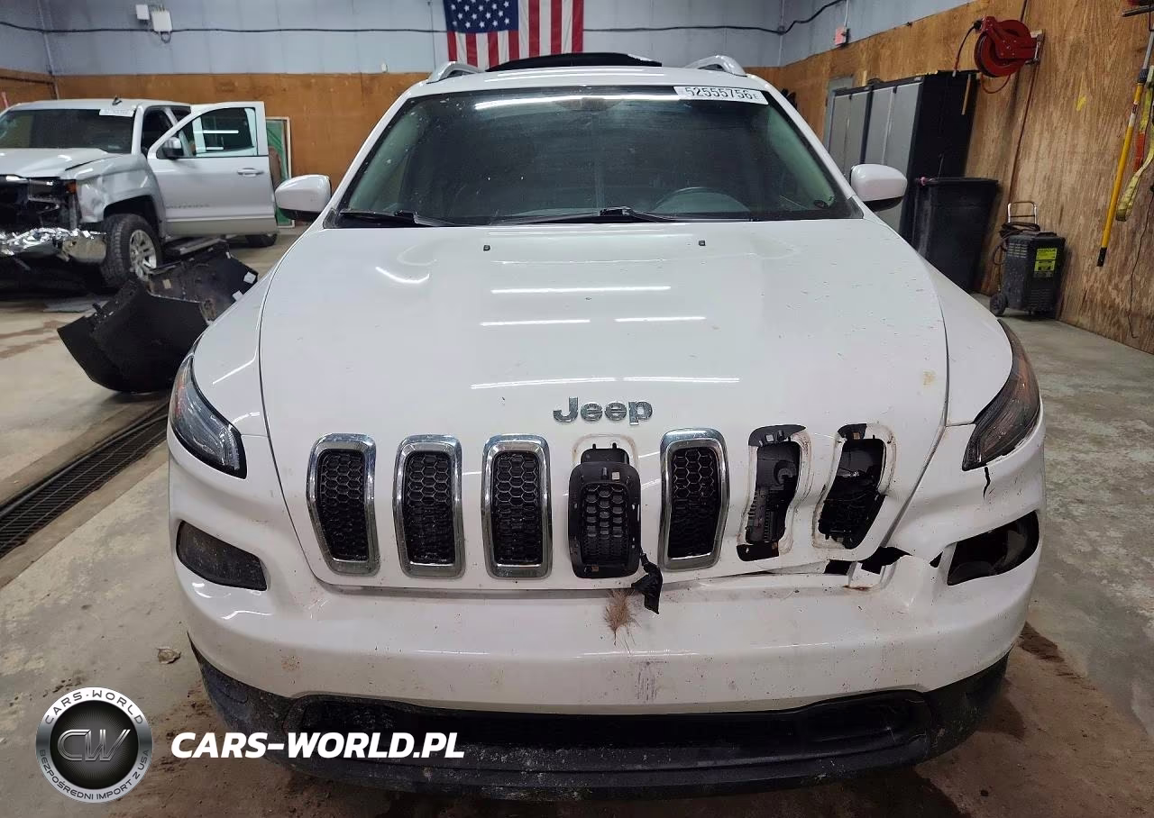 2018 Jeep Cherokee Latitude Plus VIN:1C4PJMLX8JD571810 - 5