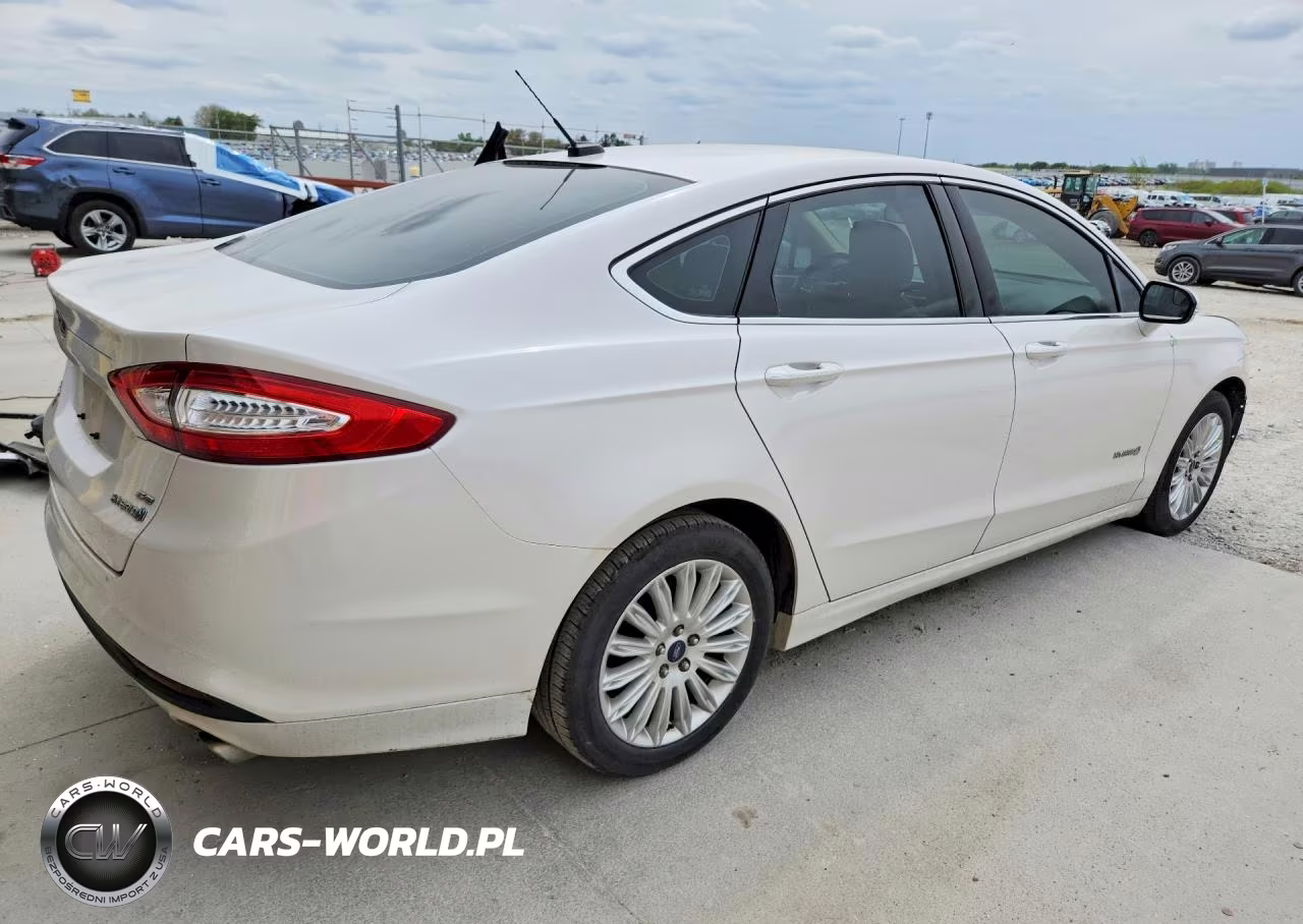2013 Ford Fusion Se Hybrid VIN:3FA6P0LU0DR201932 - 3