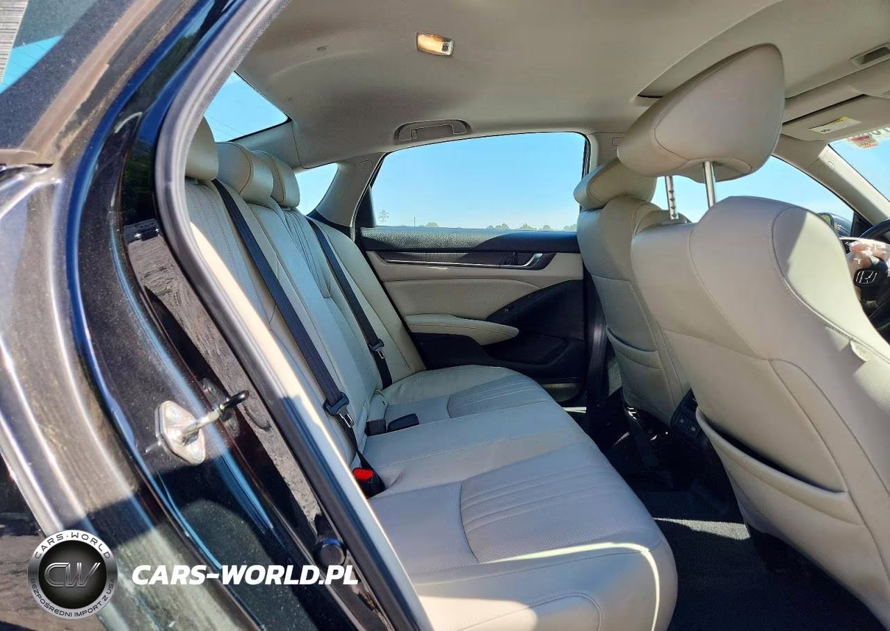 2018 Honda Accord Touring VIN:1HGCV1F96JA032913 - 10