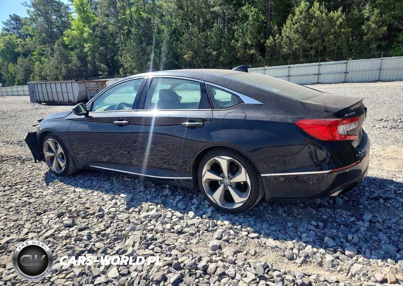 2018 Honda Accord Touring VIN:1HGCV1F96JA032913 - 2