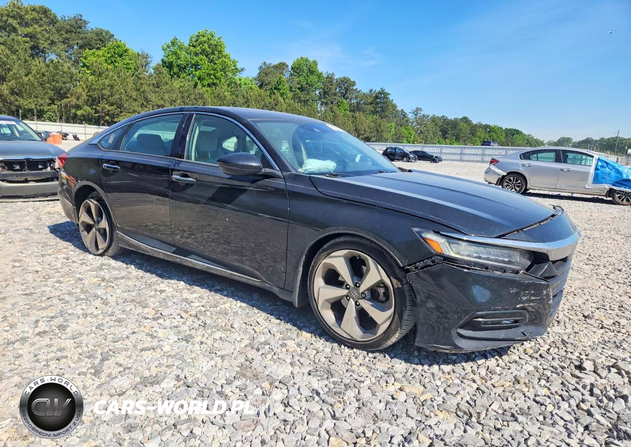 2018 Honda Accord Touring VIN:1HGCV1F96JA032913 - 4
