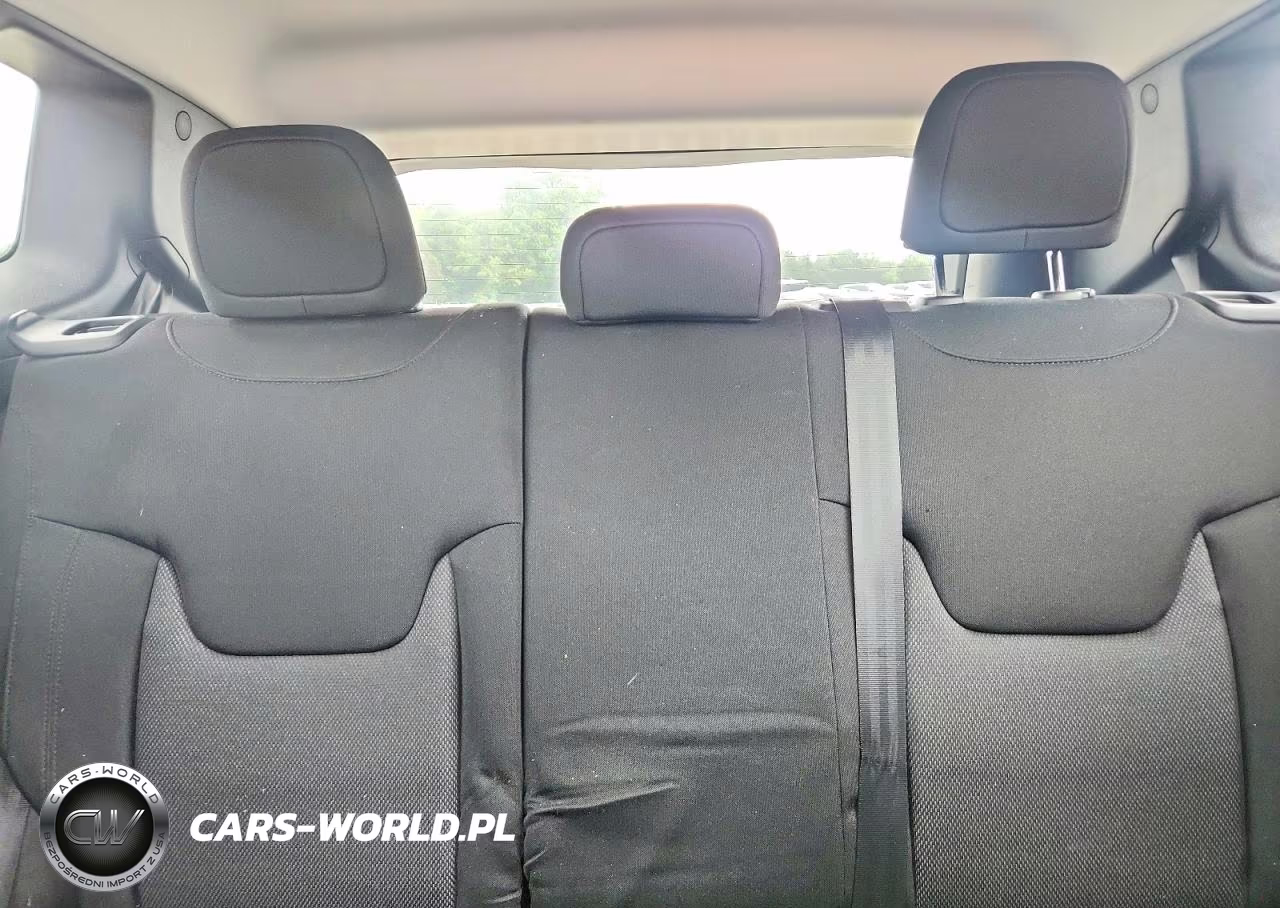 2018 Jeep Renegade Sport VIN:ZACCJBAB4JPJ31950 - 10