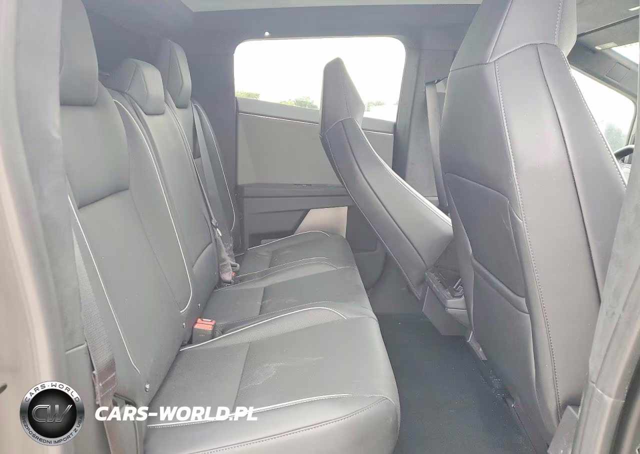 2025 Tesla Cybertruck VIN:7G2CEHED3SA081373 - 10