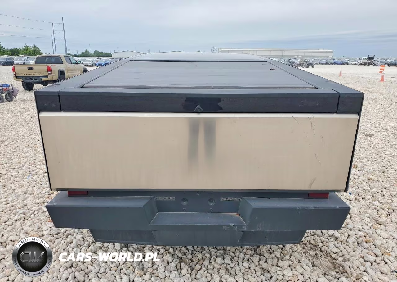 2025 Tesla Cybertruck VIN:7G2CEHED3SA081373 - 6