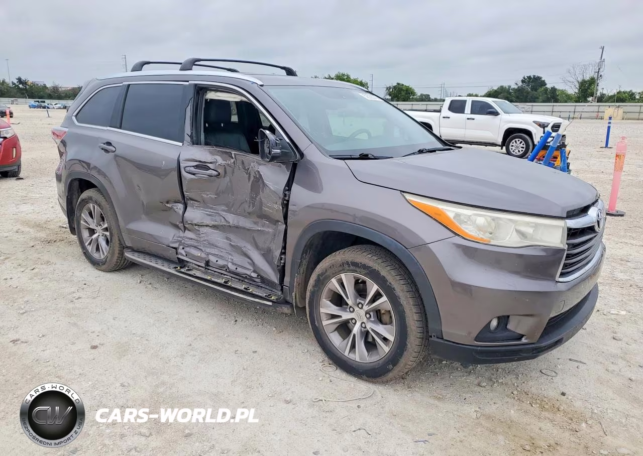 2015 Toyota Highlander Xle VIN:5TDKKRFH7FS112062 - 4