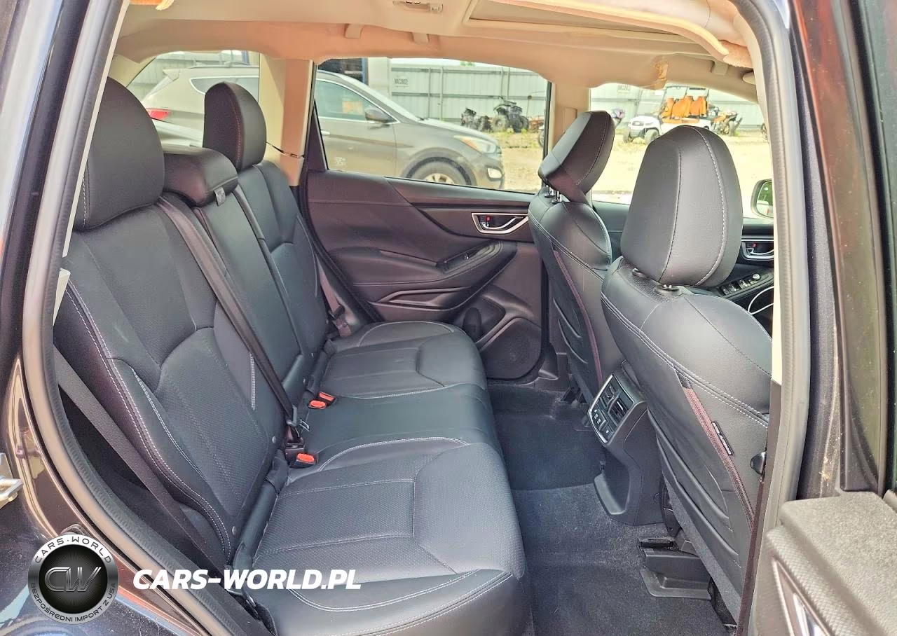 2019 Subaru Forester Touring VIN:JF2SKAWC2KH572946 - 10