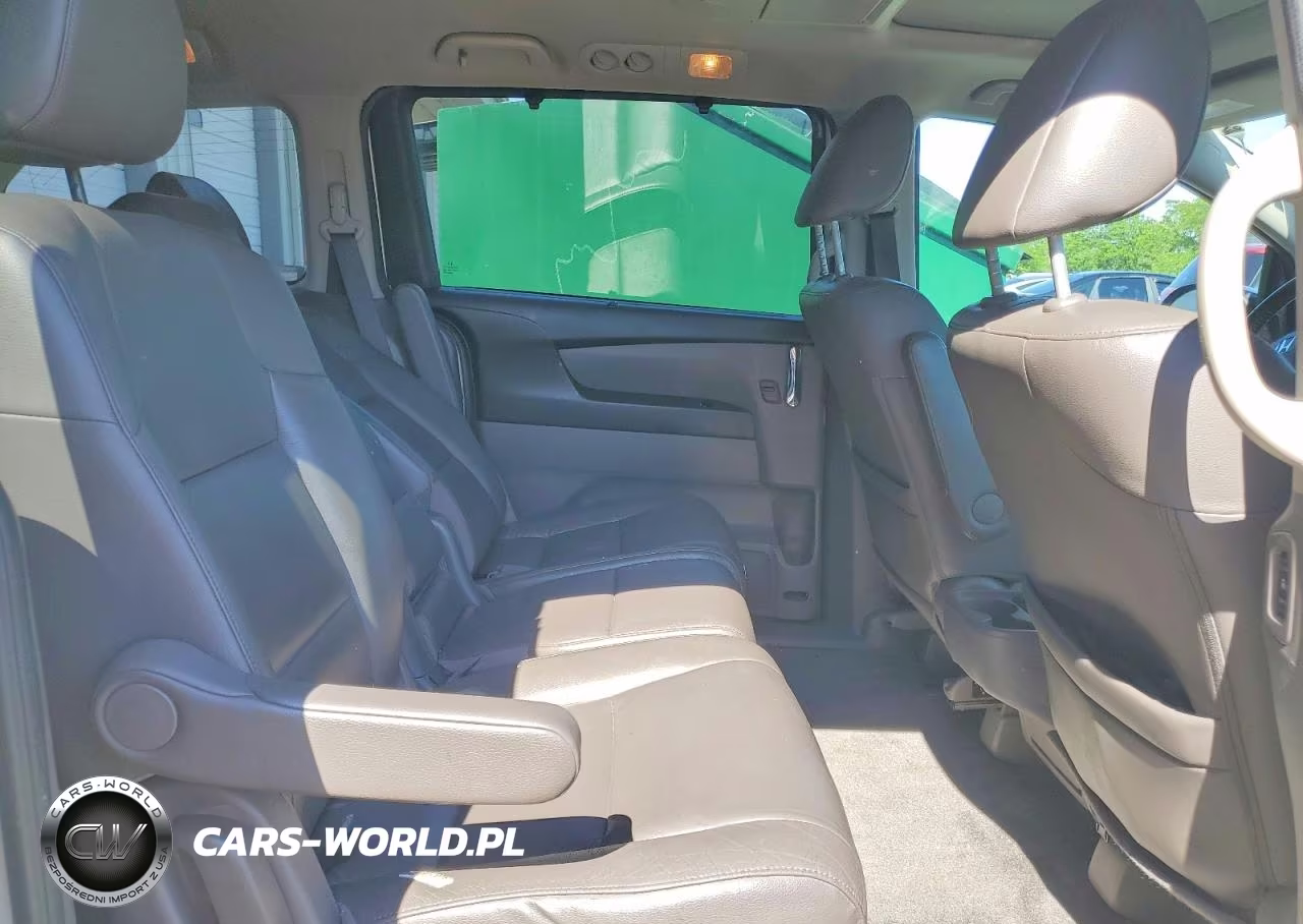 2015 Honda Odyssey Touring VIN:5FNRL5H95FB066083 - 11